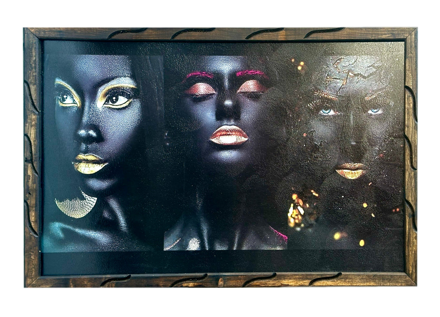 24" x 36" Mujeres posan con marco de fotos de maquillaje dorado